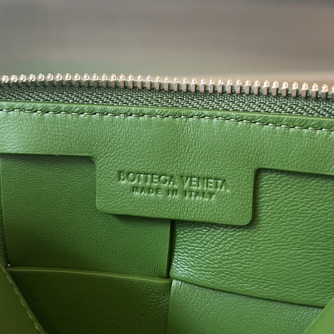 Bottega Veneta