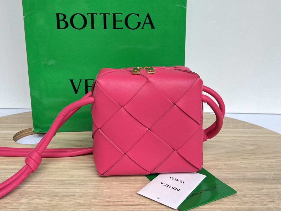 Bottega Veneta