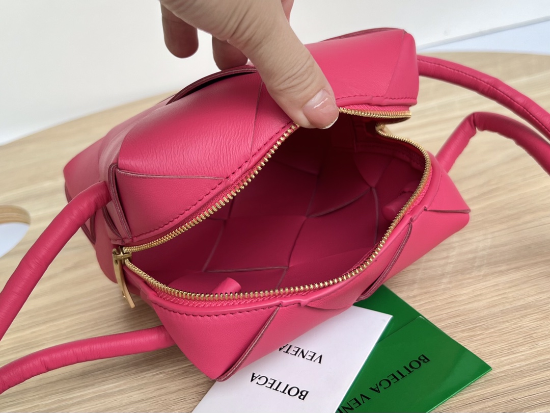 Bottega Veneta