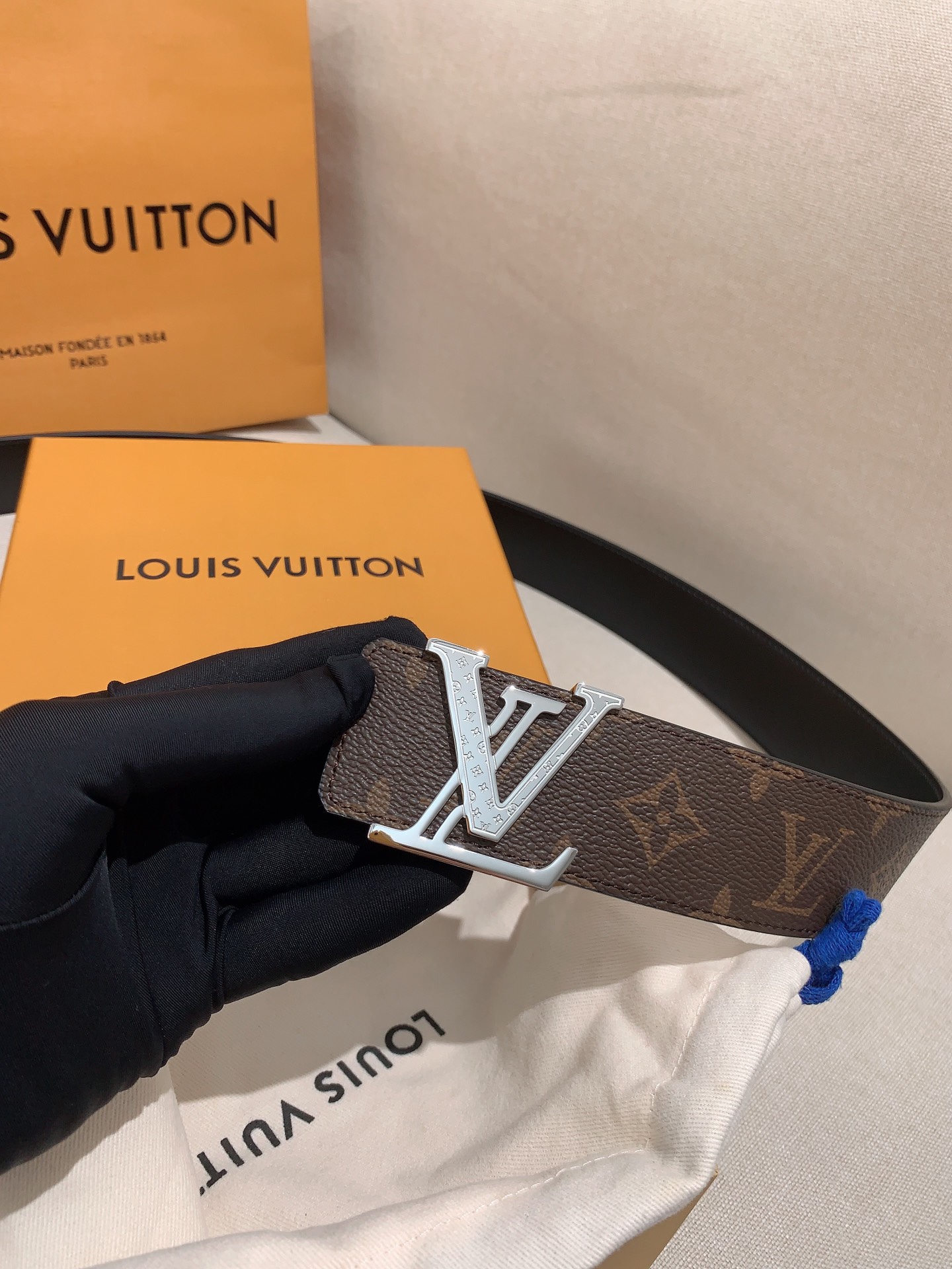 Lv