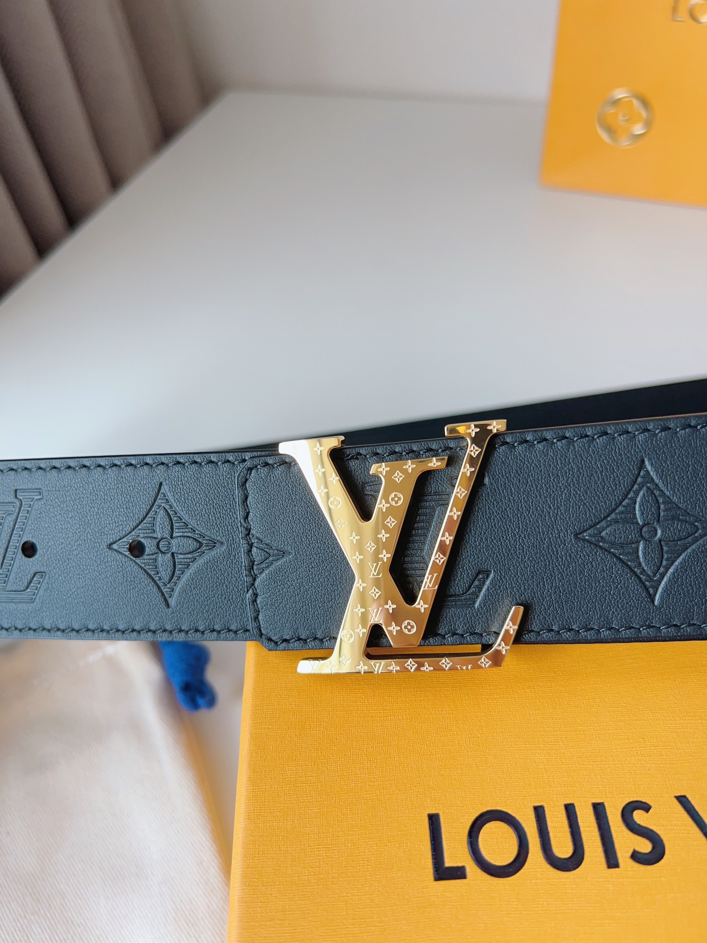 Lv