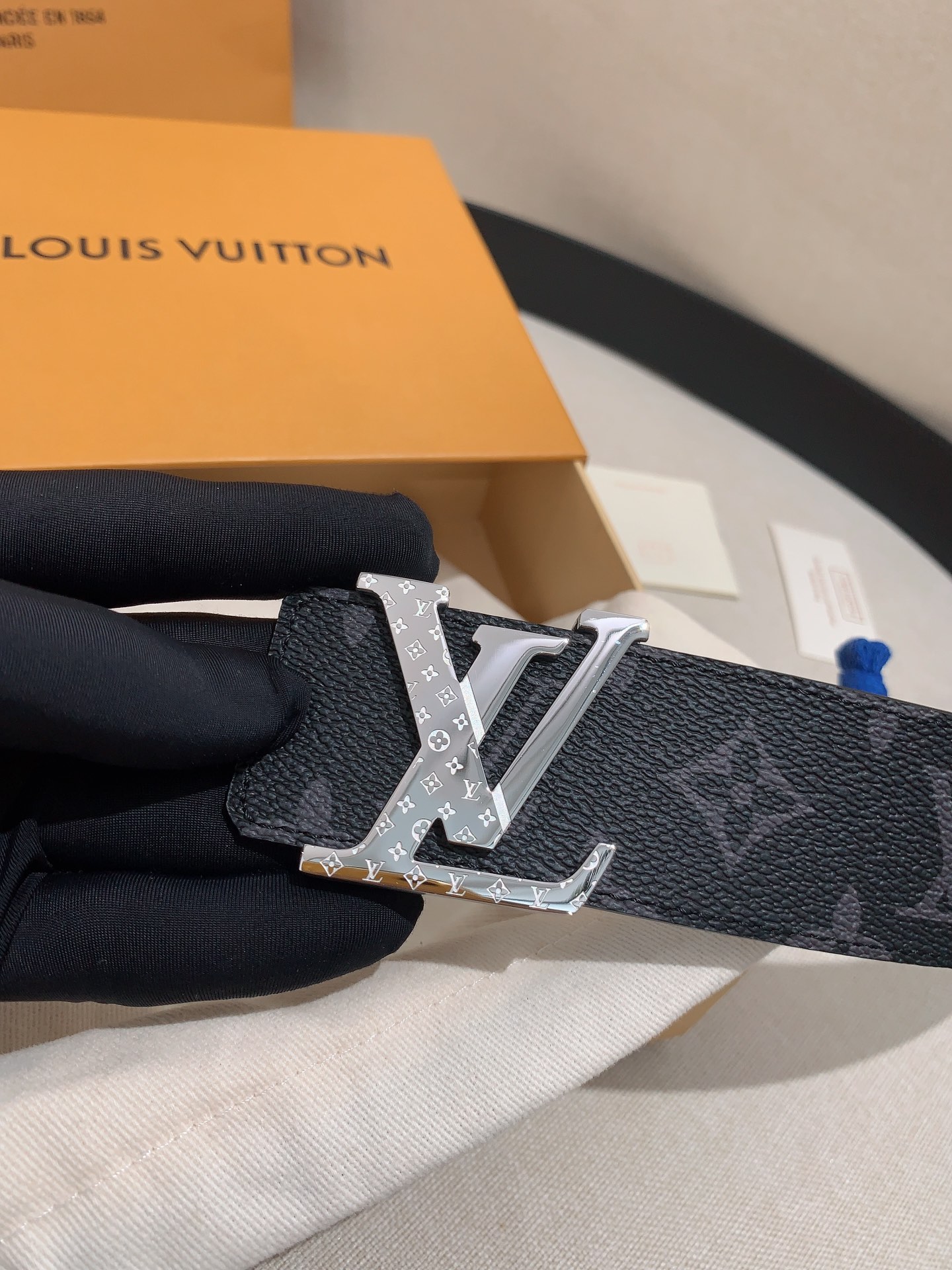Lv