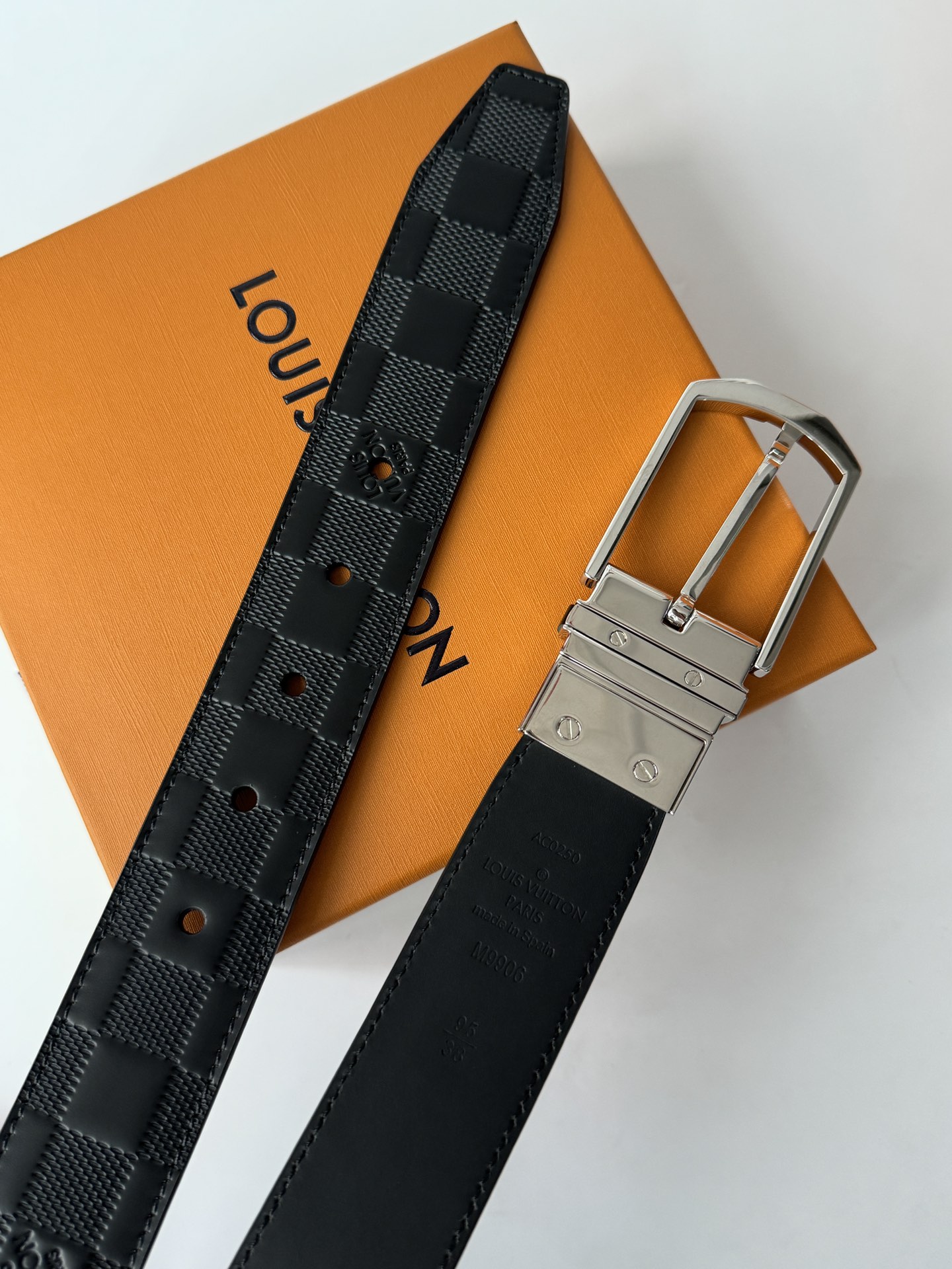 Lv