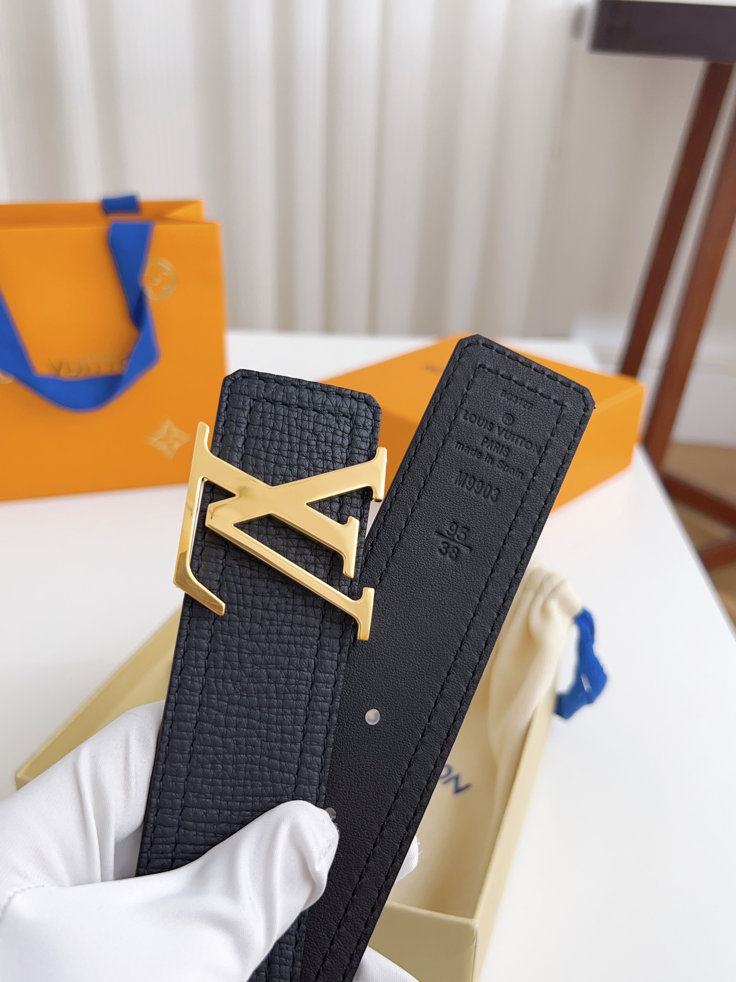 Lv