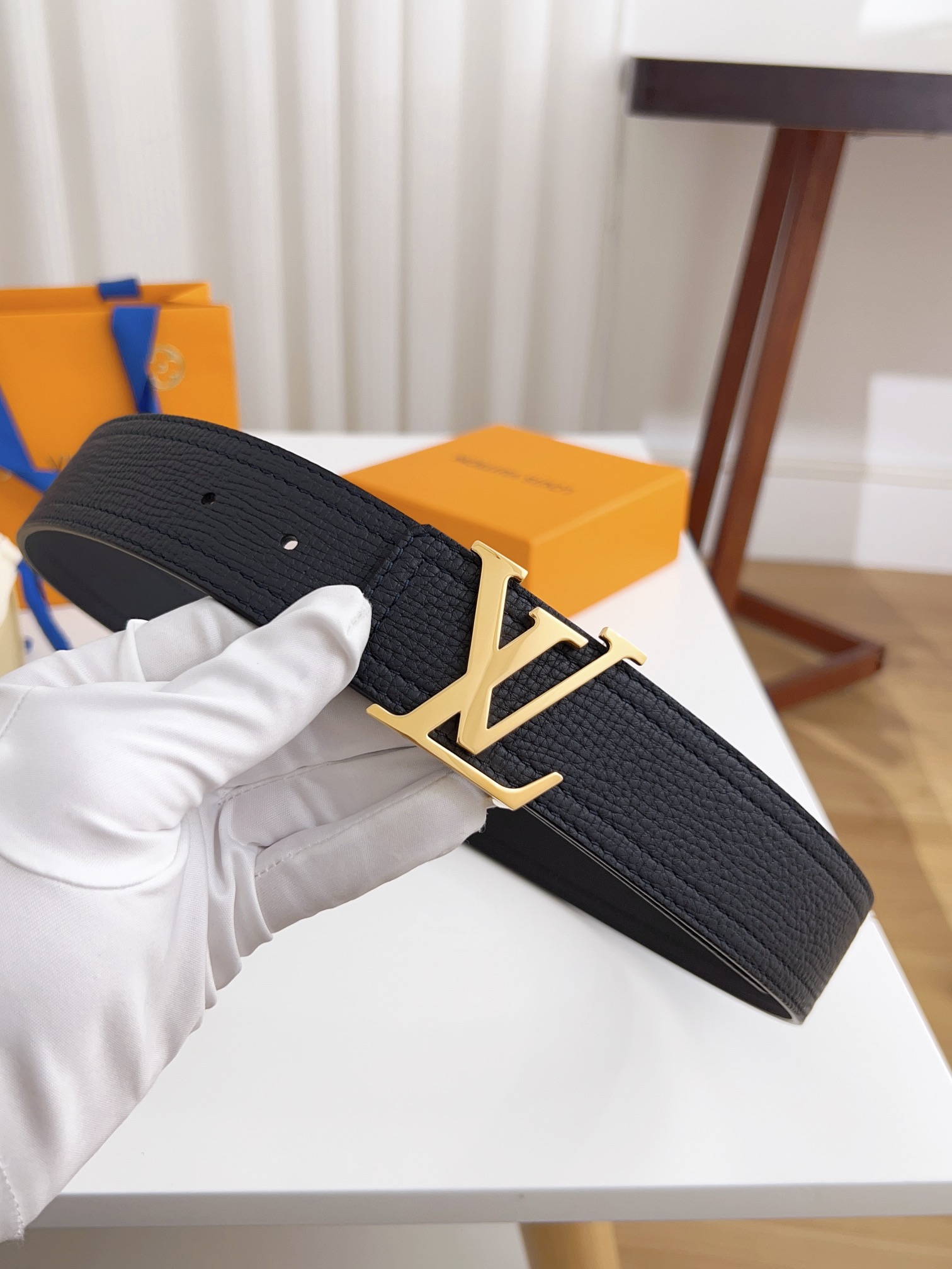 Lv