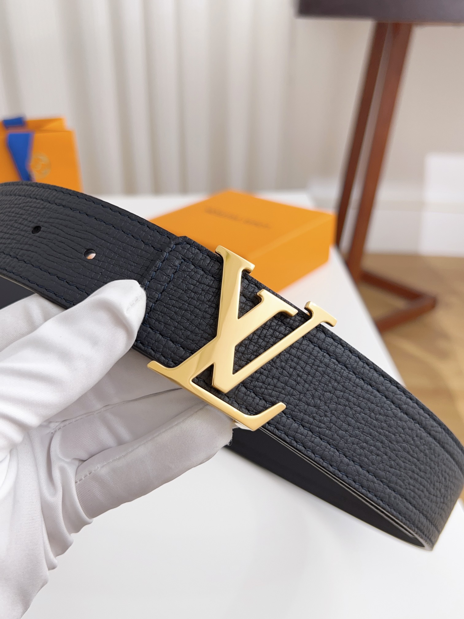 Lv