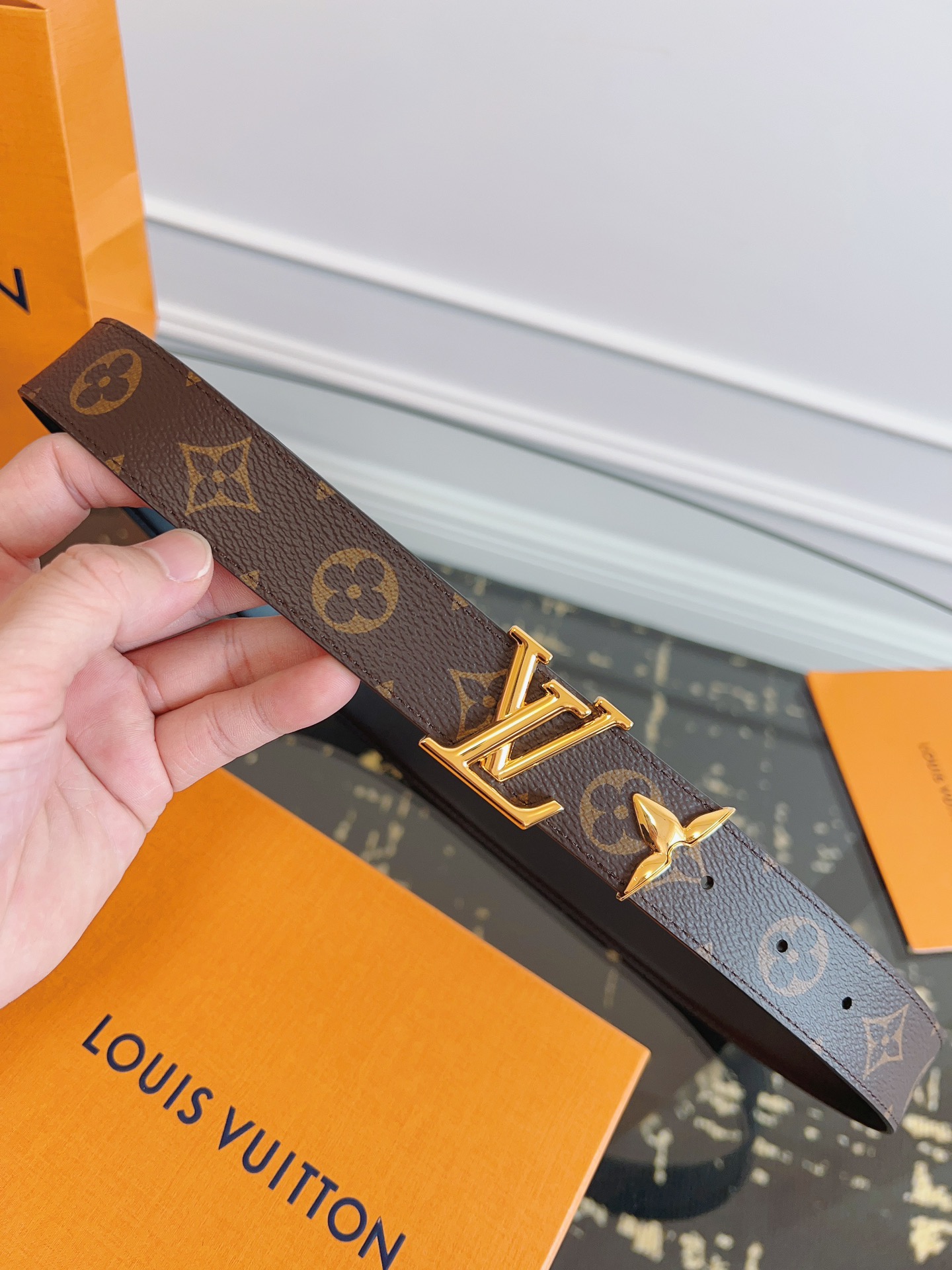 Lv