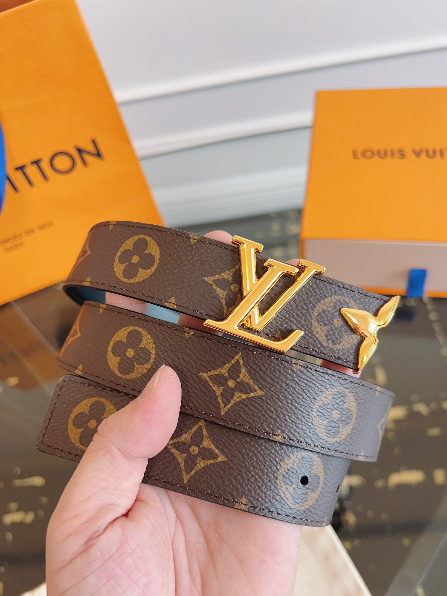 Lv