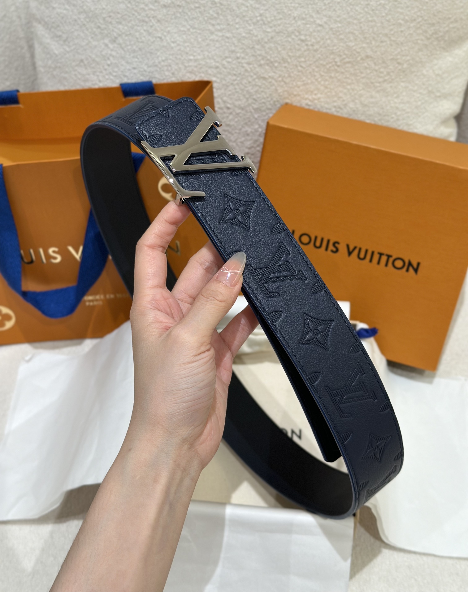 Lv