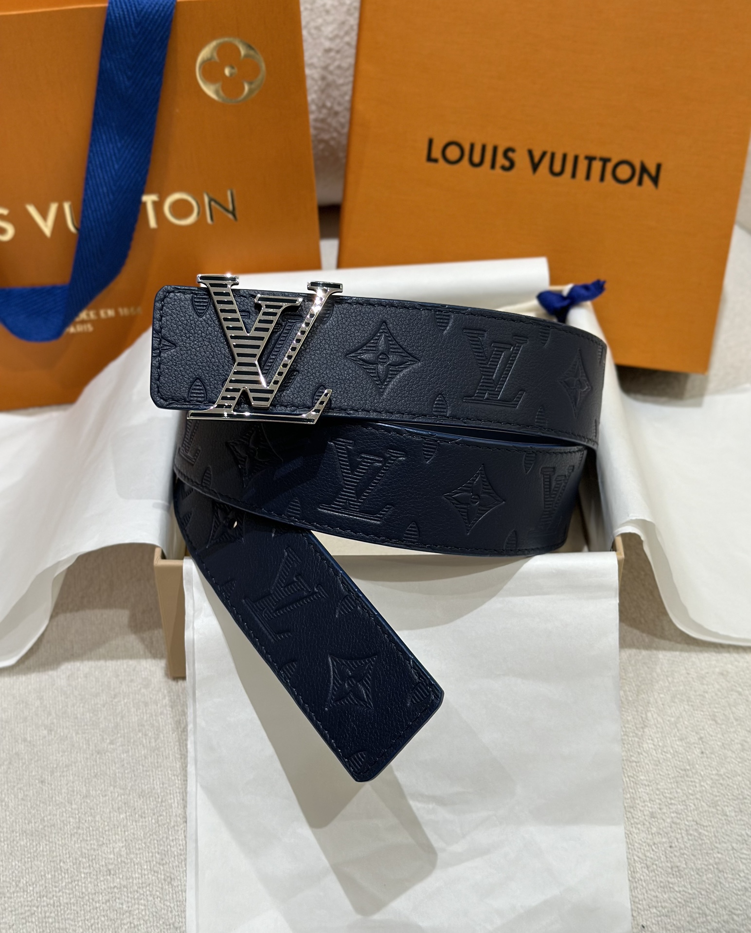 Lv