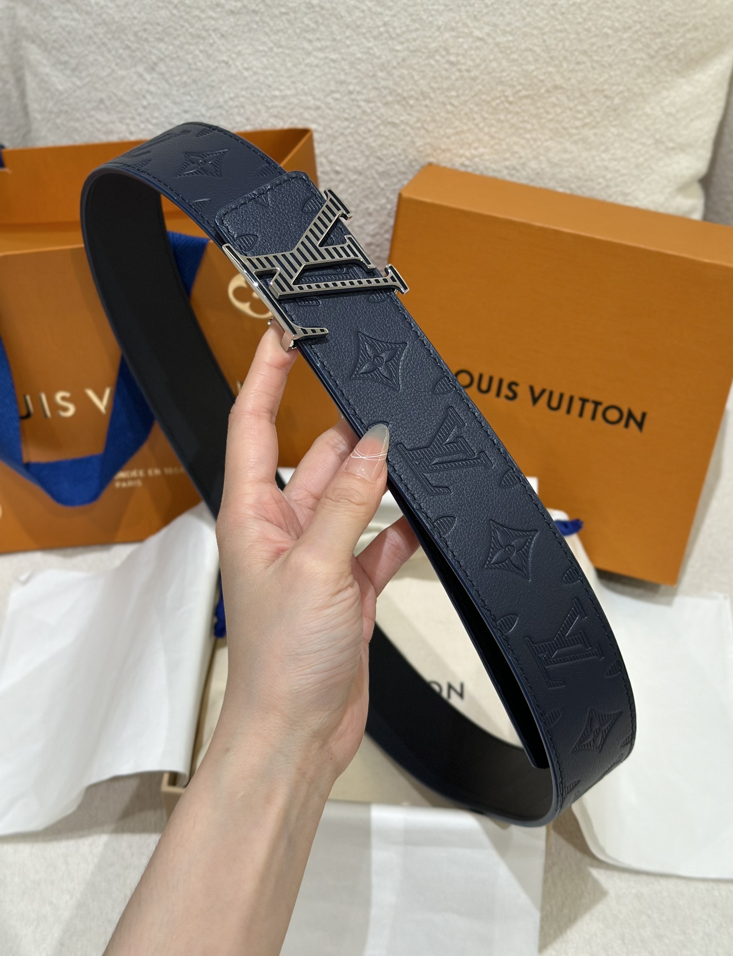 Lv