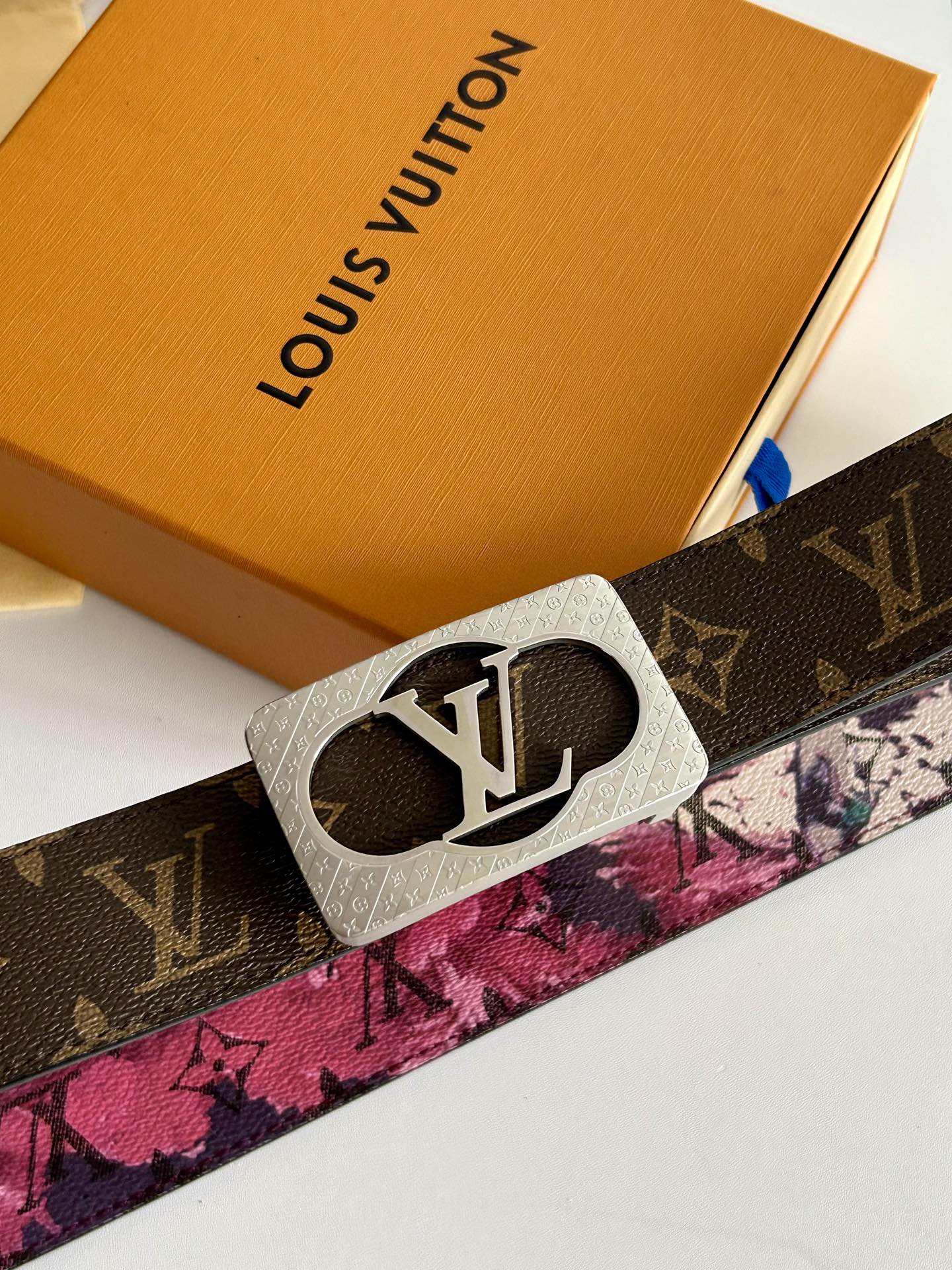 Lv