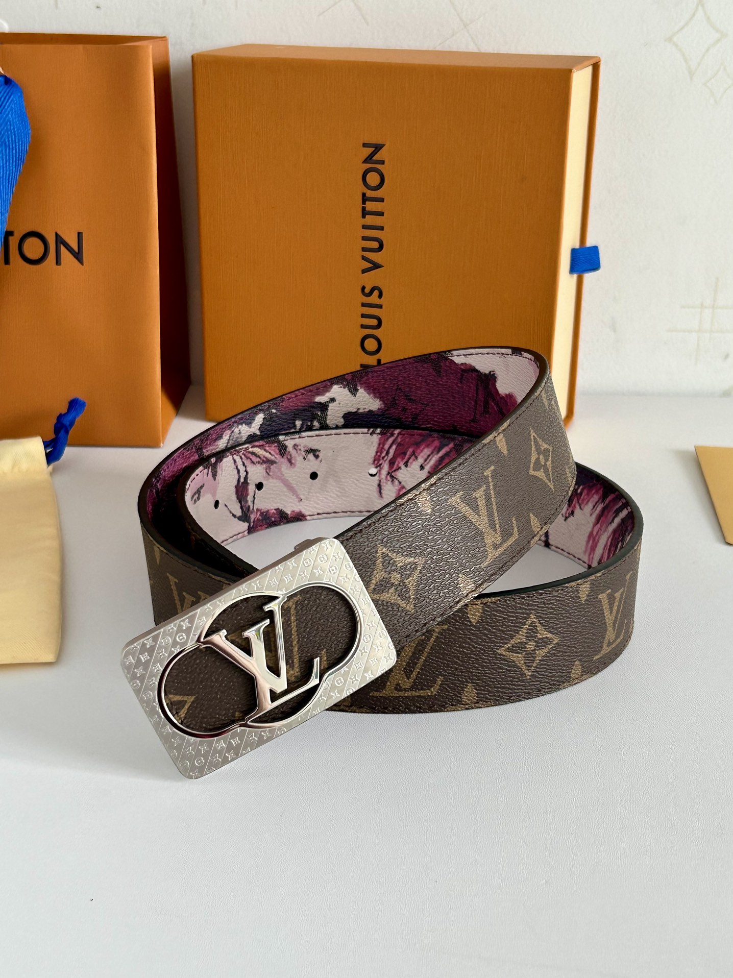 Lv