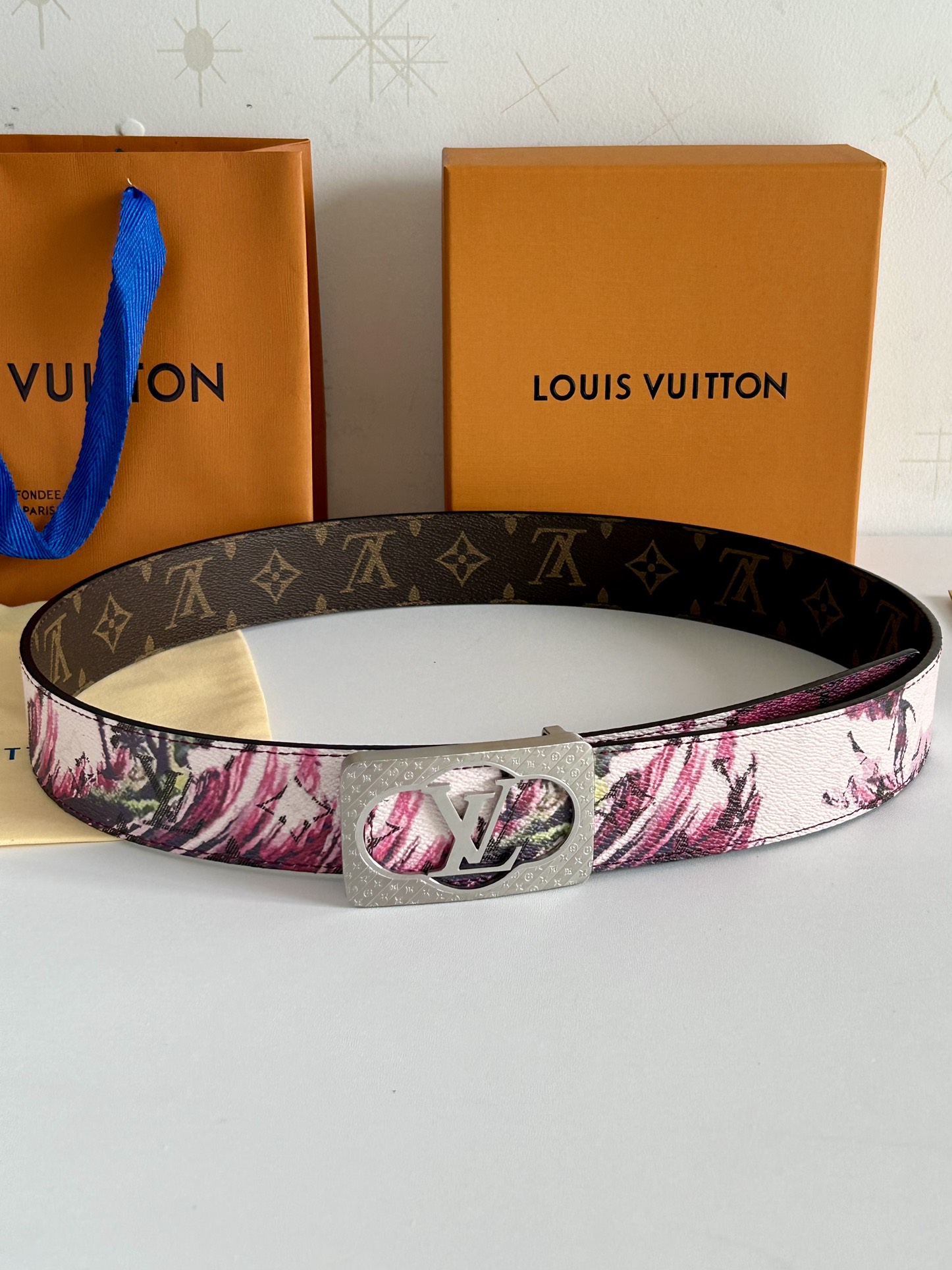 Lv