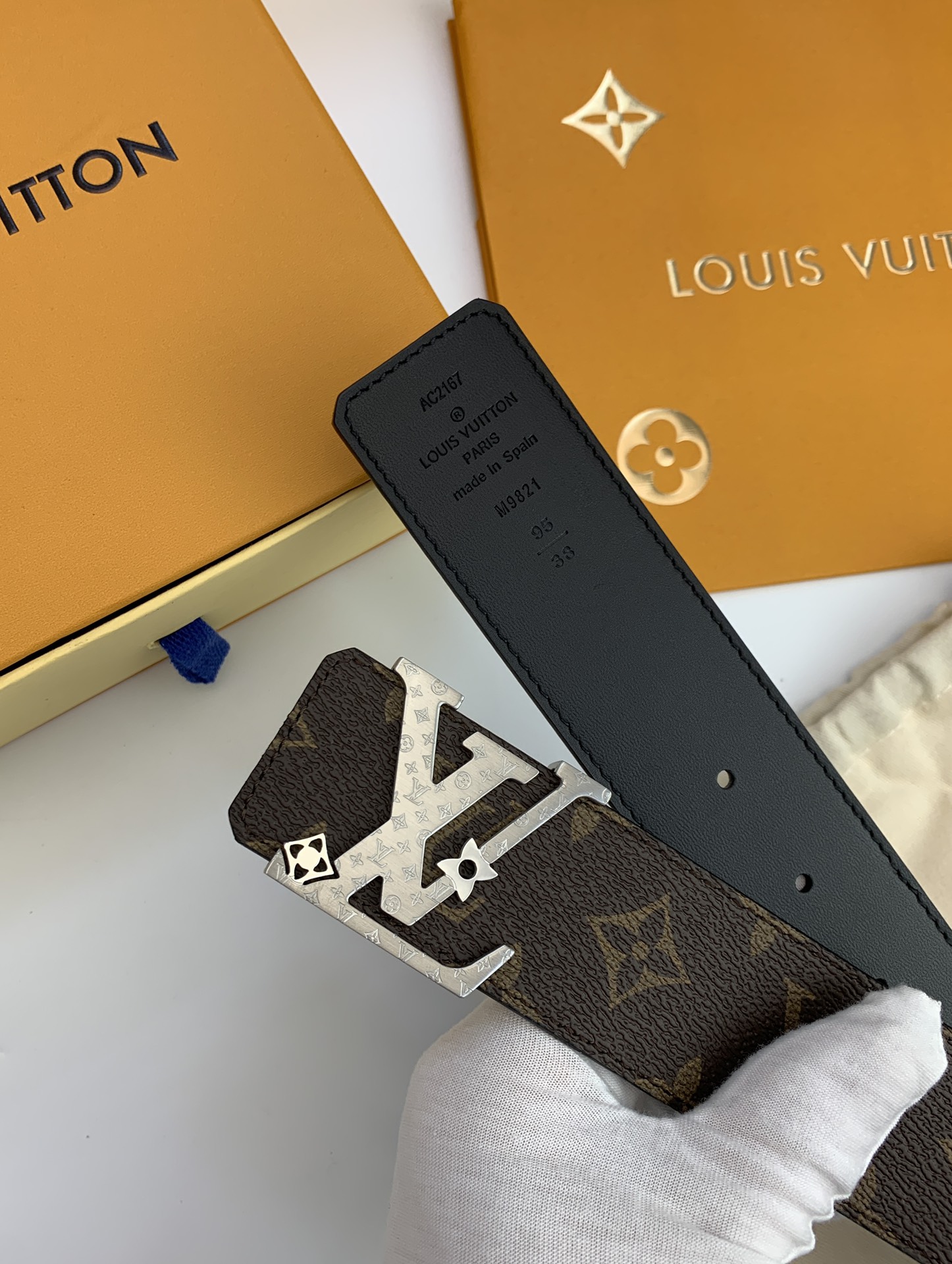 Lv