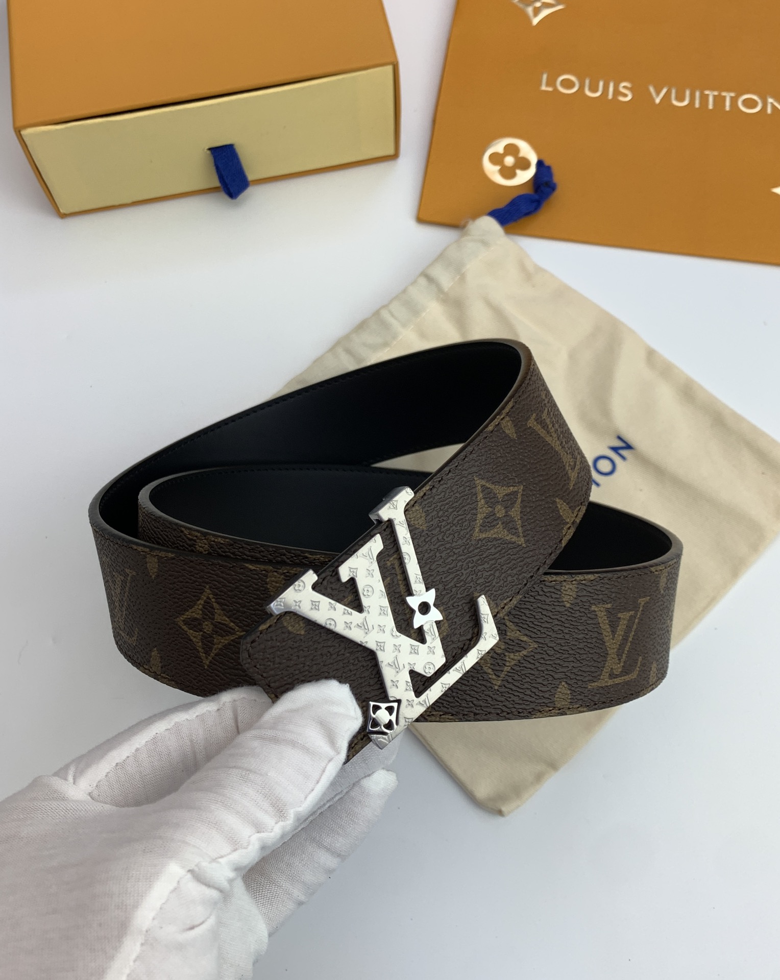 Lv
