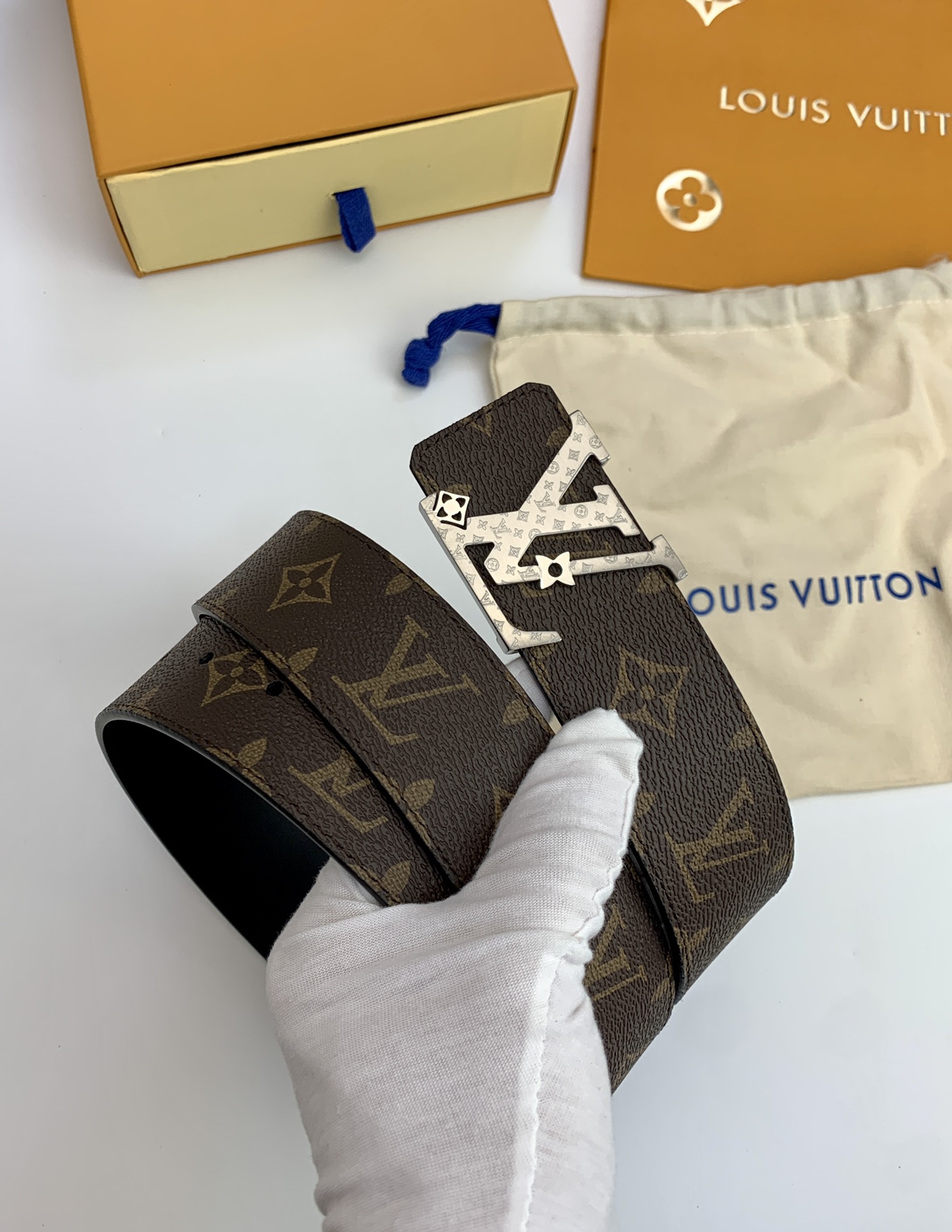 Lv