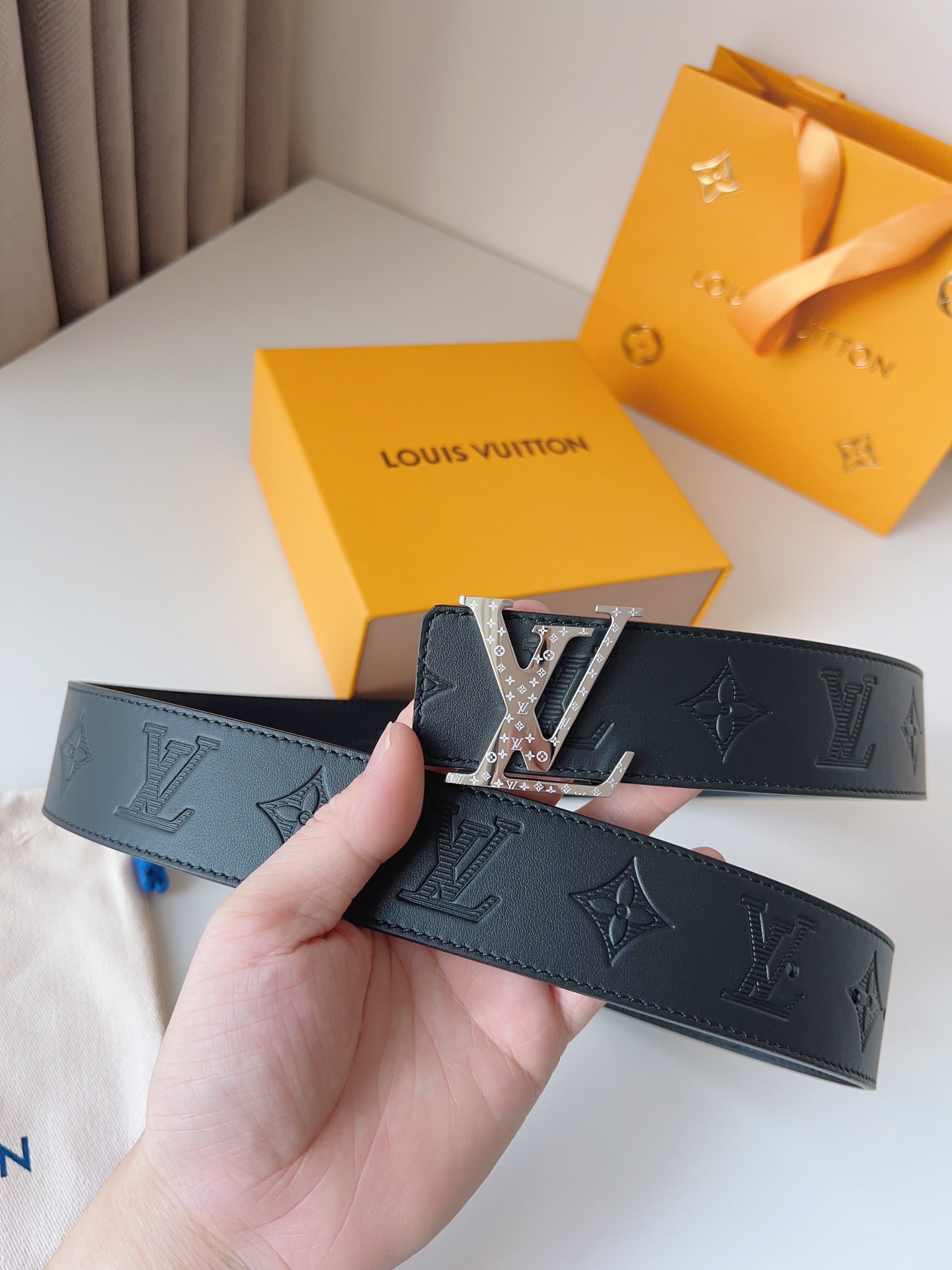 Lv