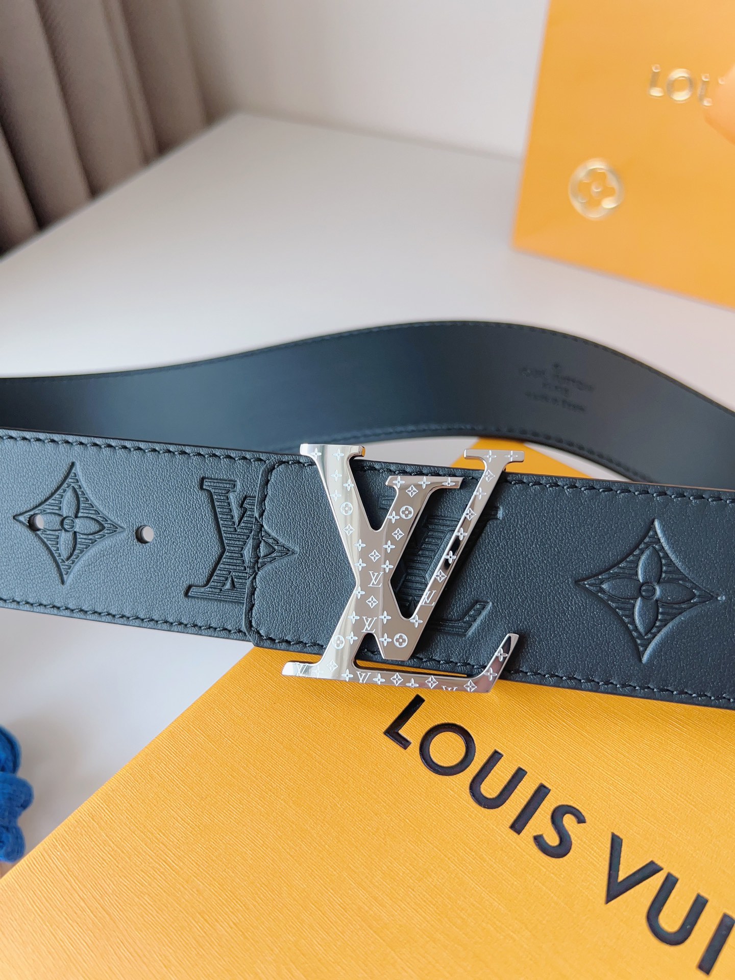 Lv