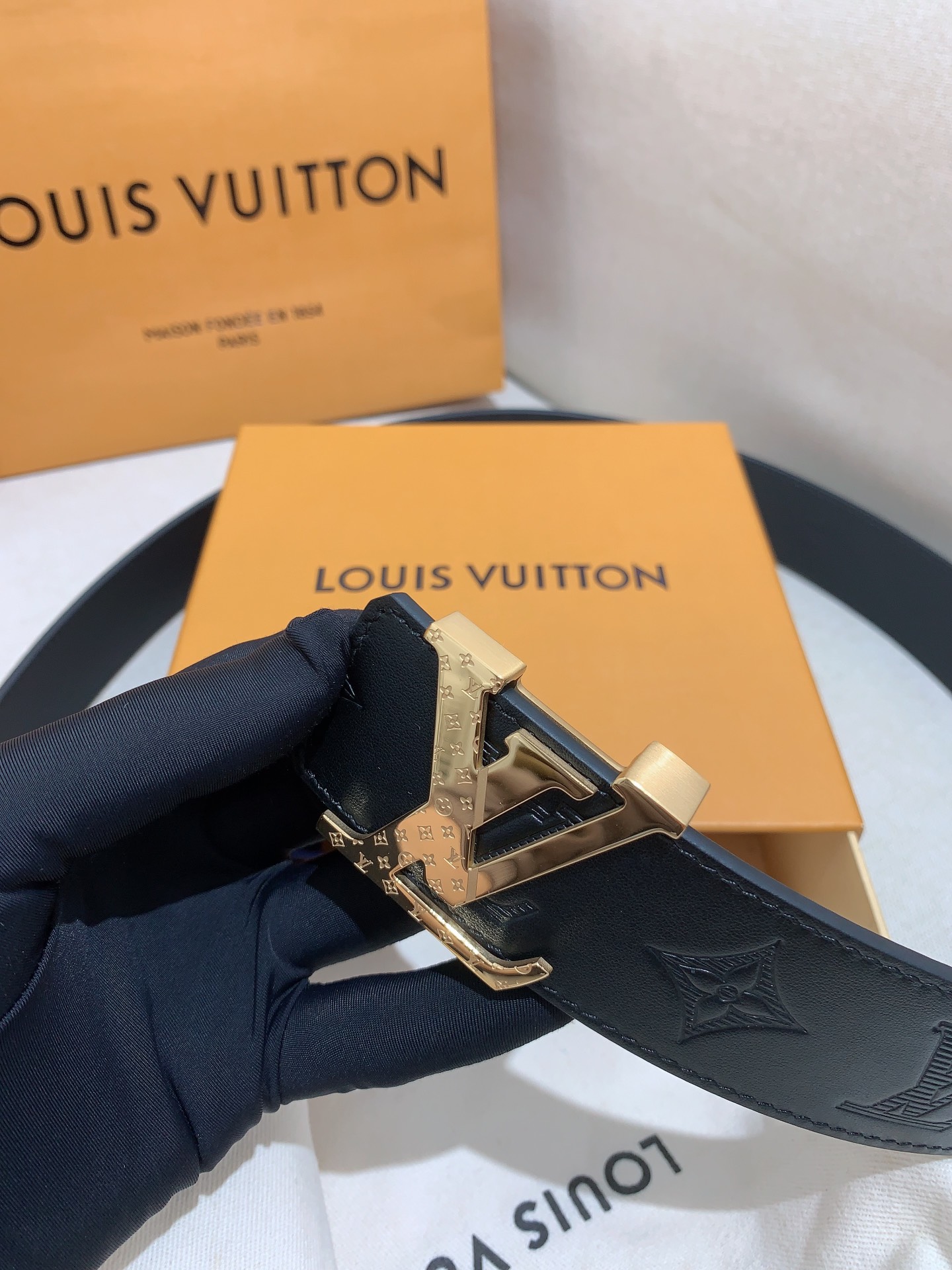 Lv