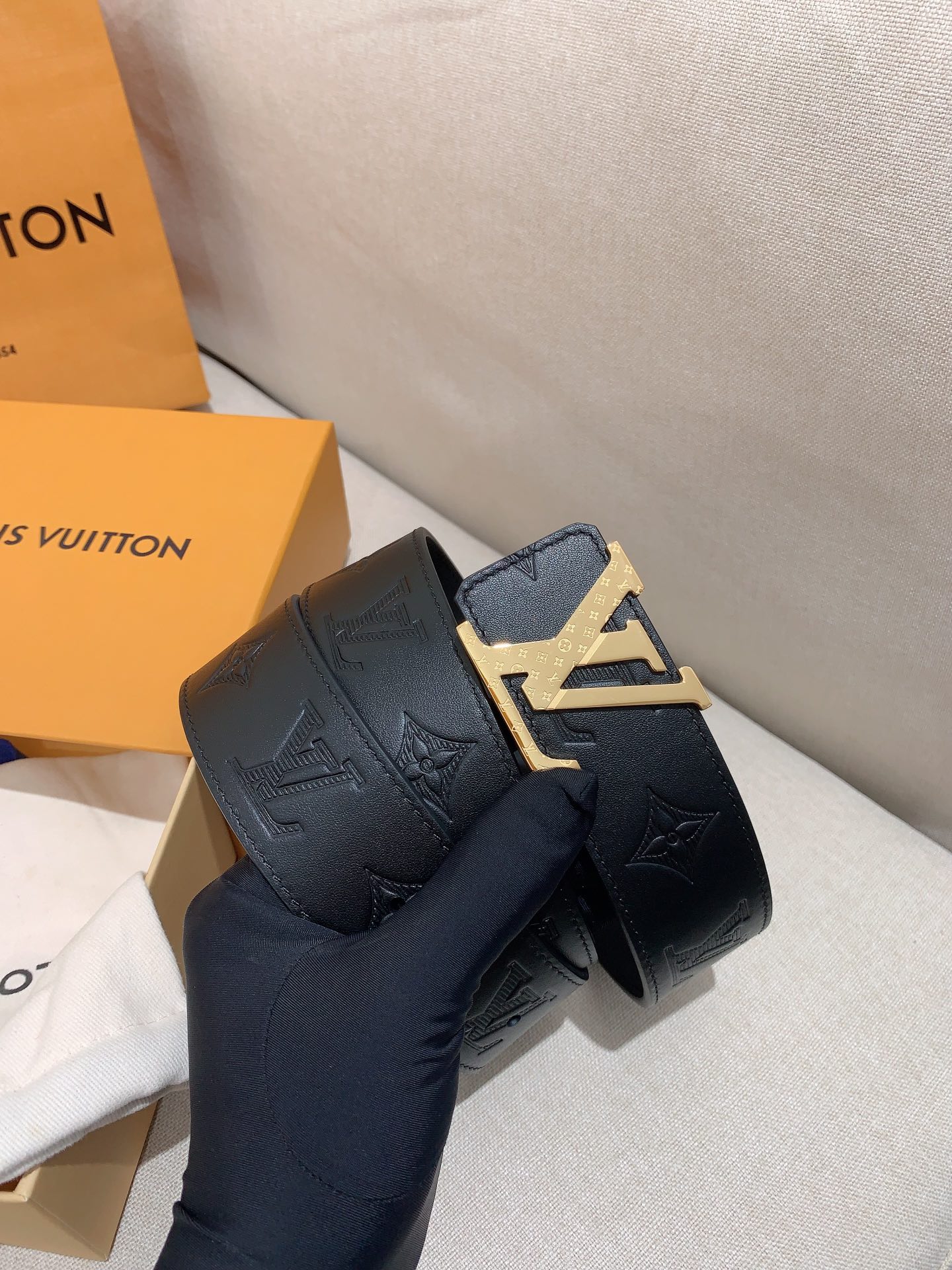 Lv