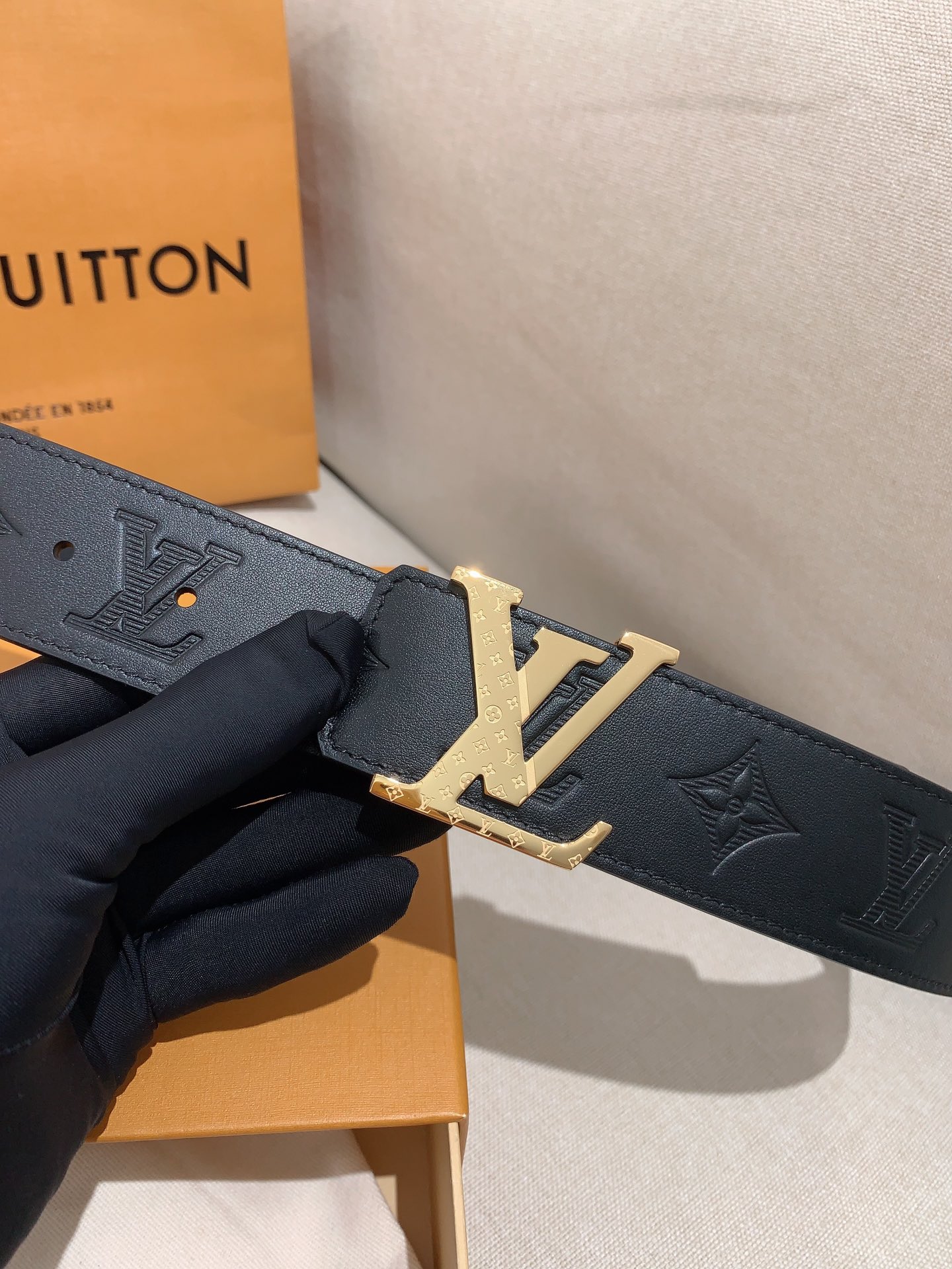 Lv