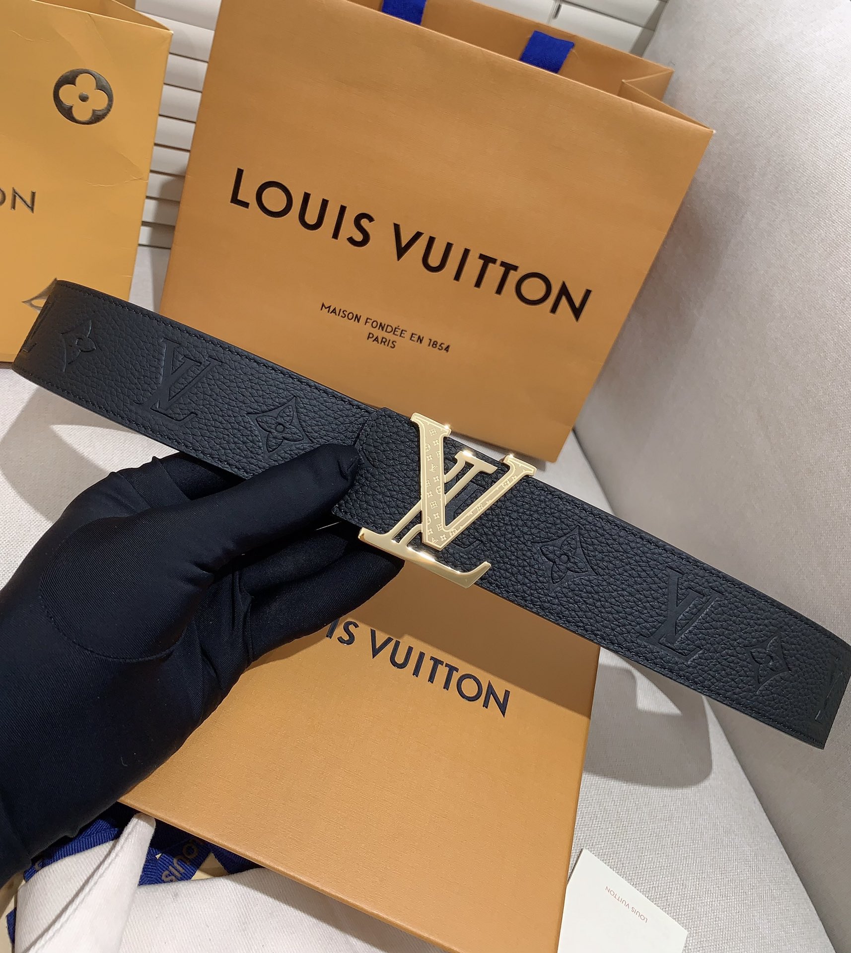 Lv