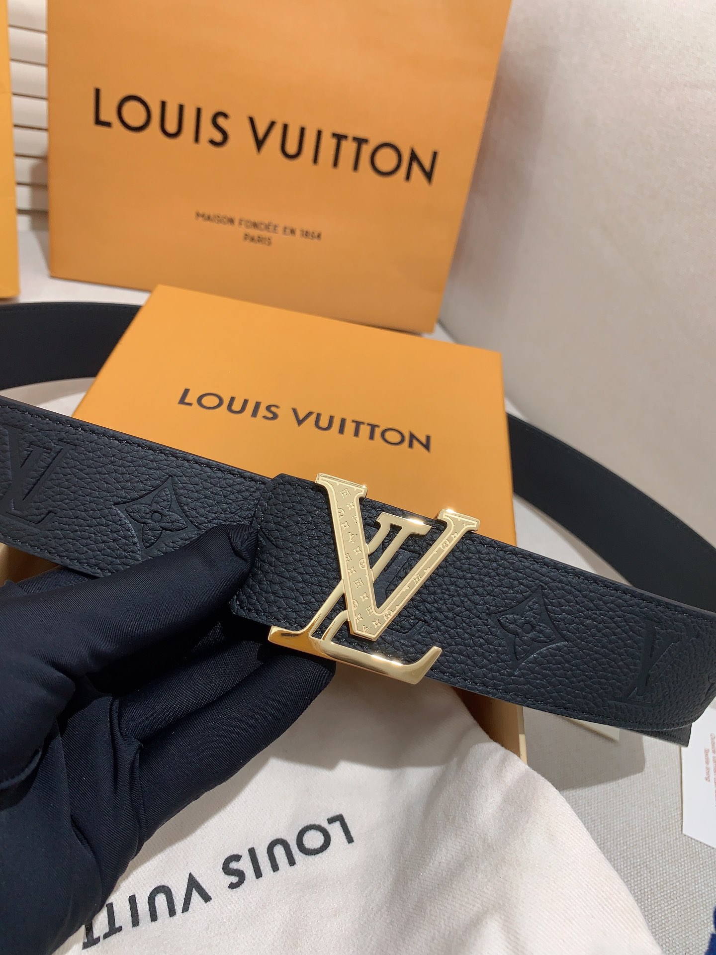 Lv