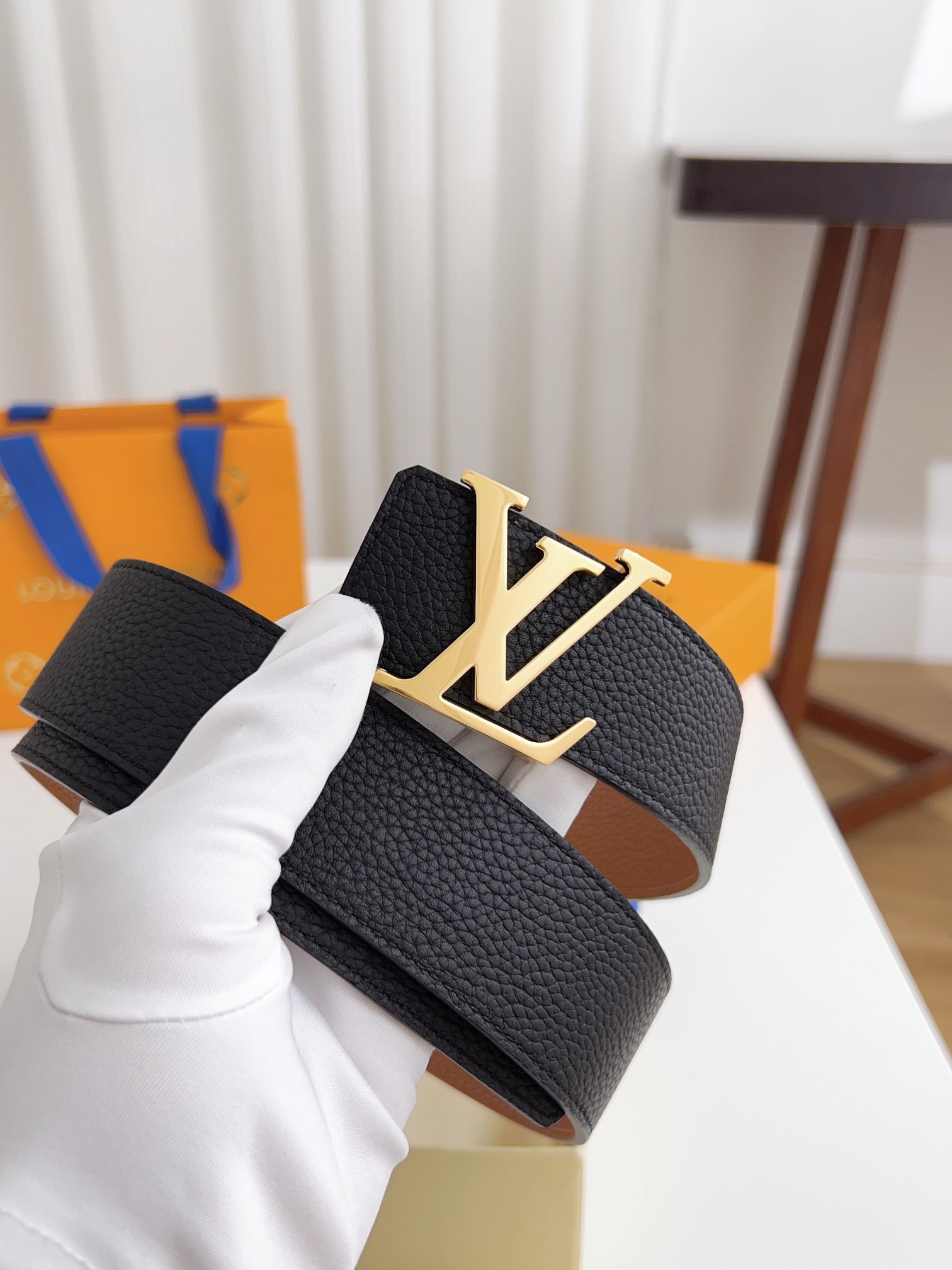 Lv