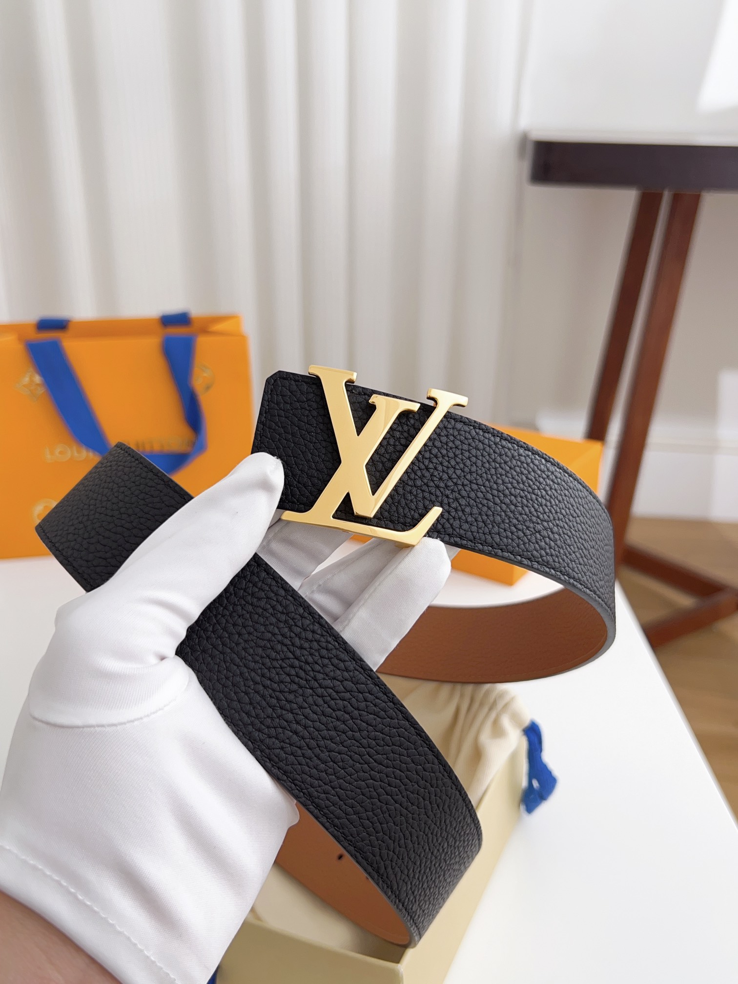 Lv