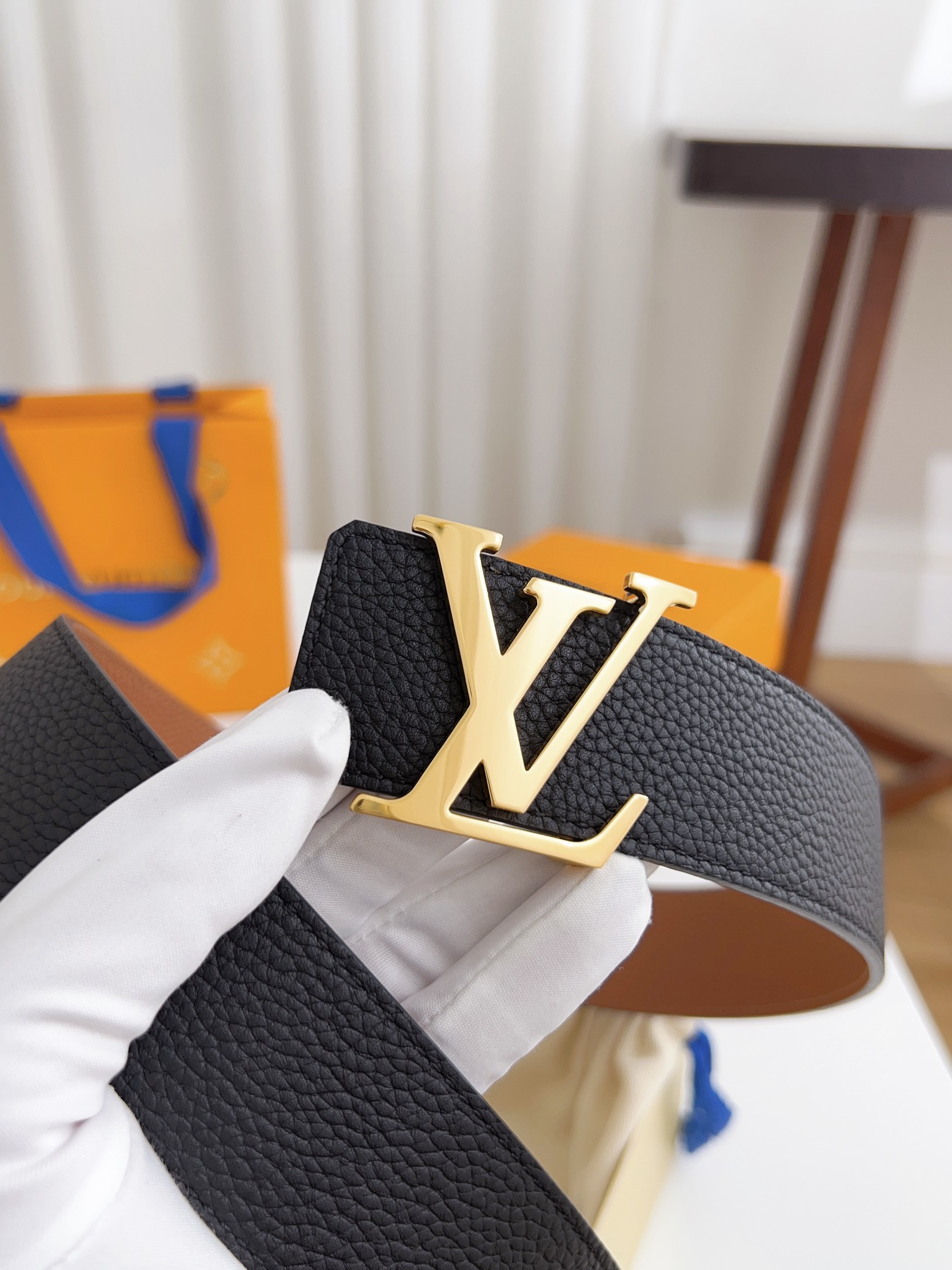 Lv
