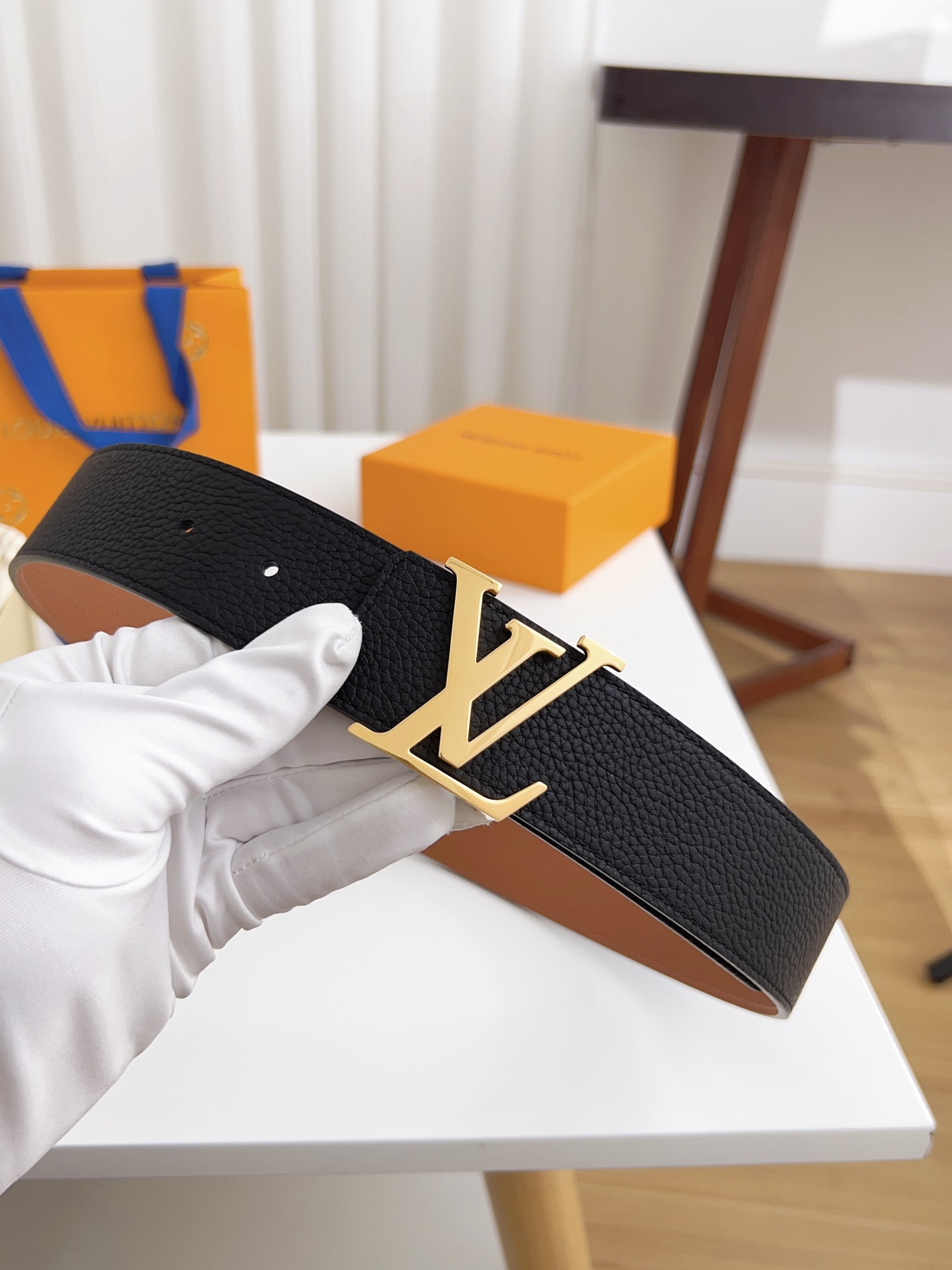 Lv
