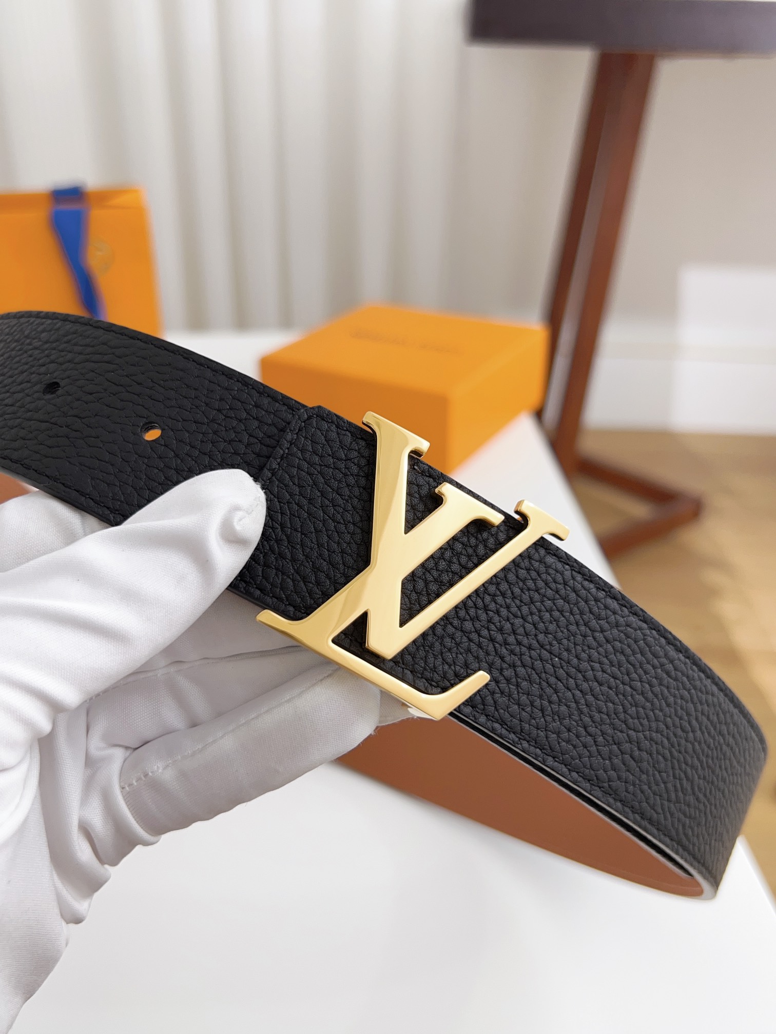 Lv