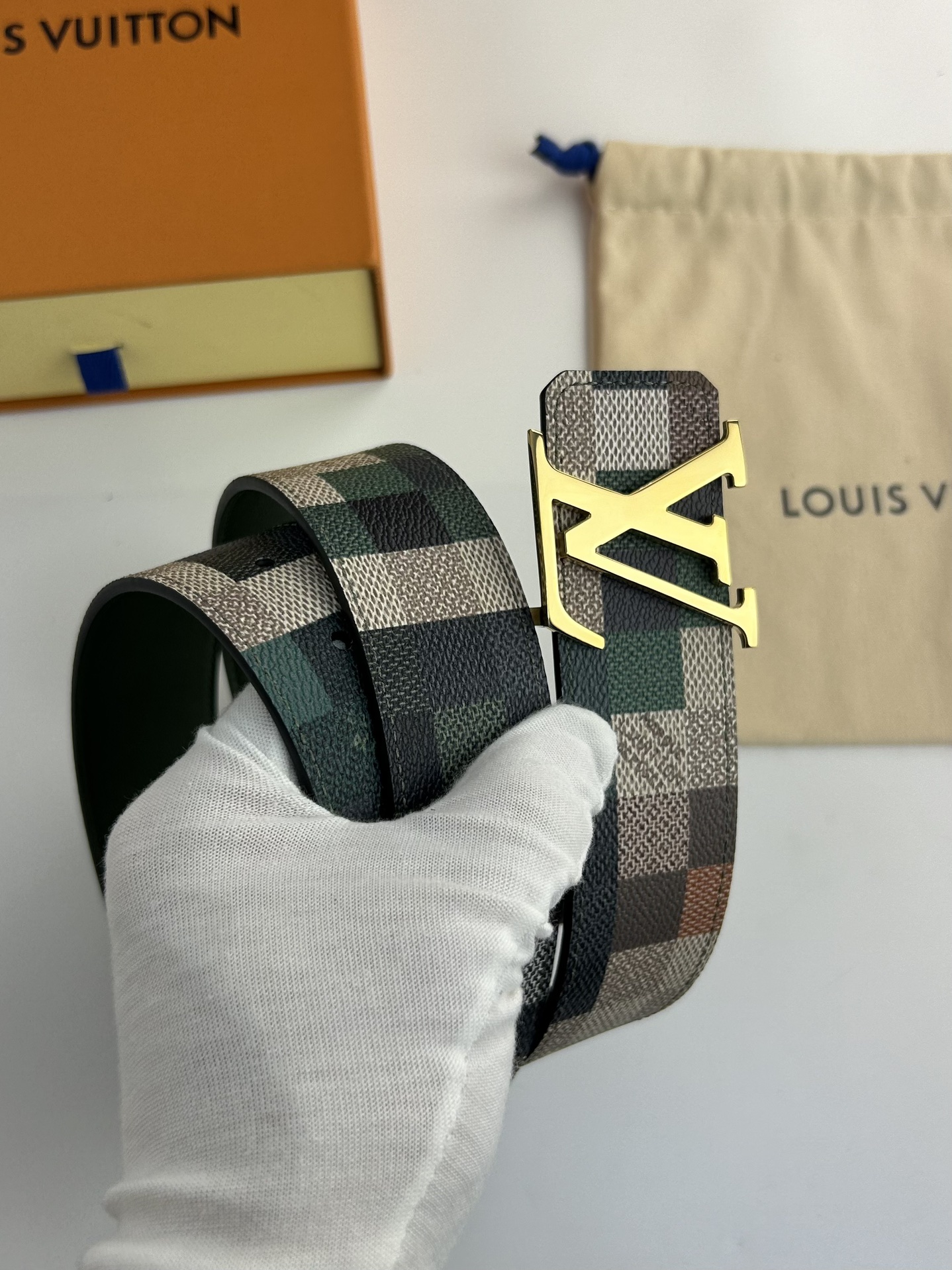 Lv