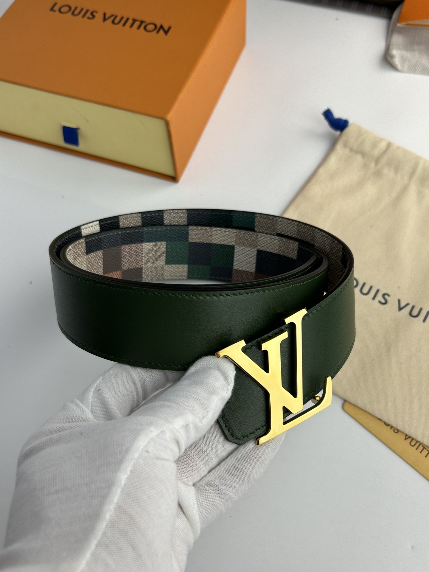 Lv